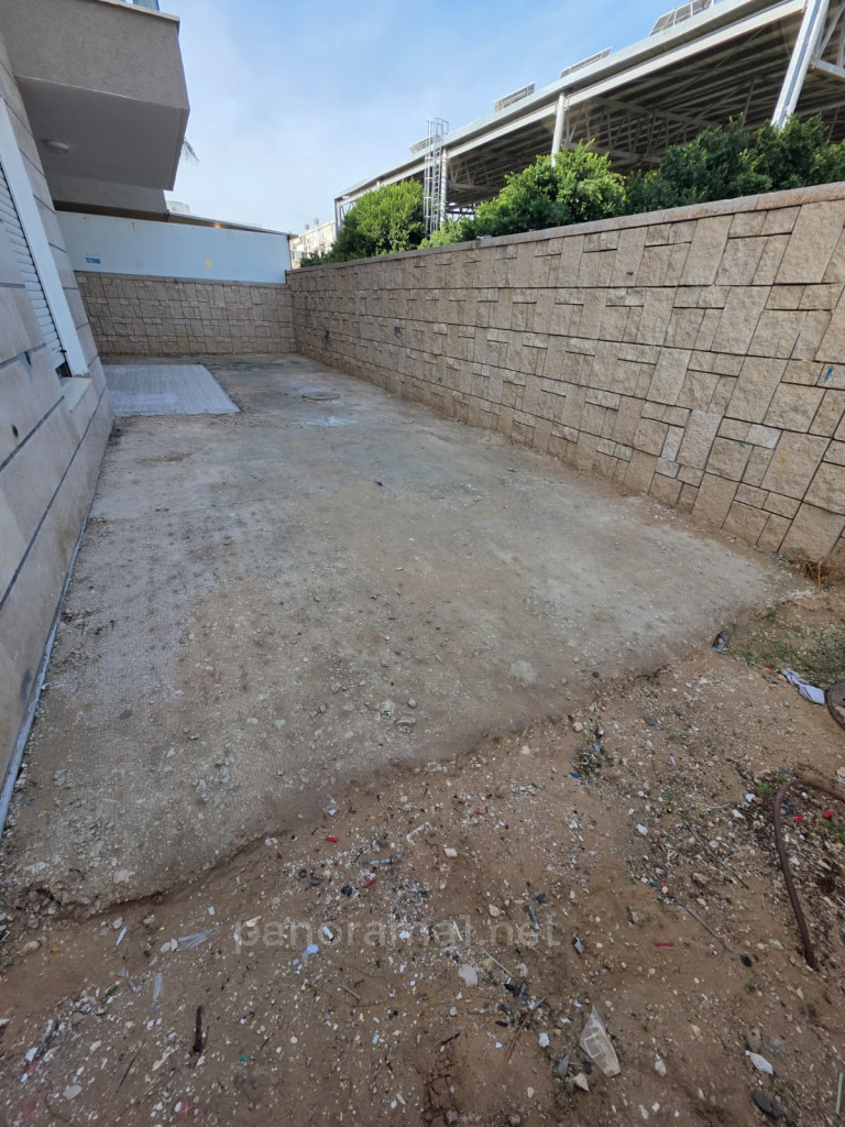 Agamim, Ashkelon