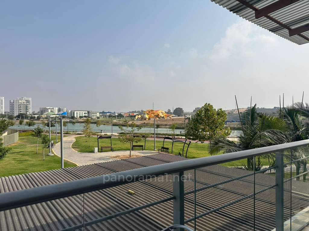Agamim, Ashkelon